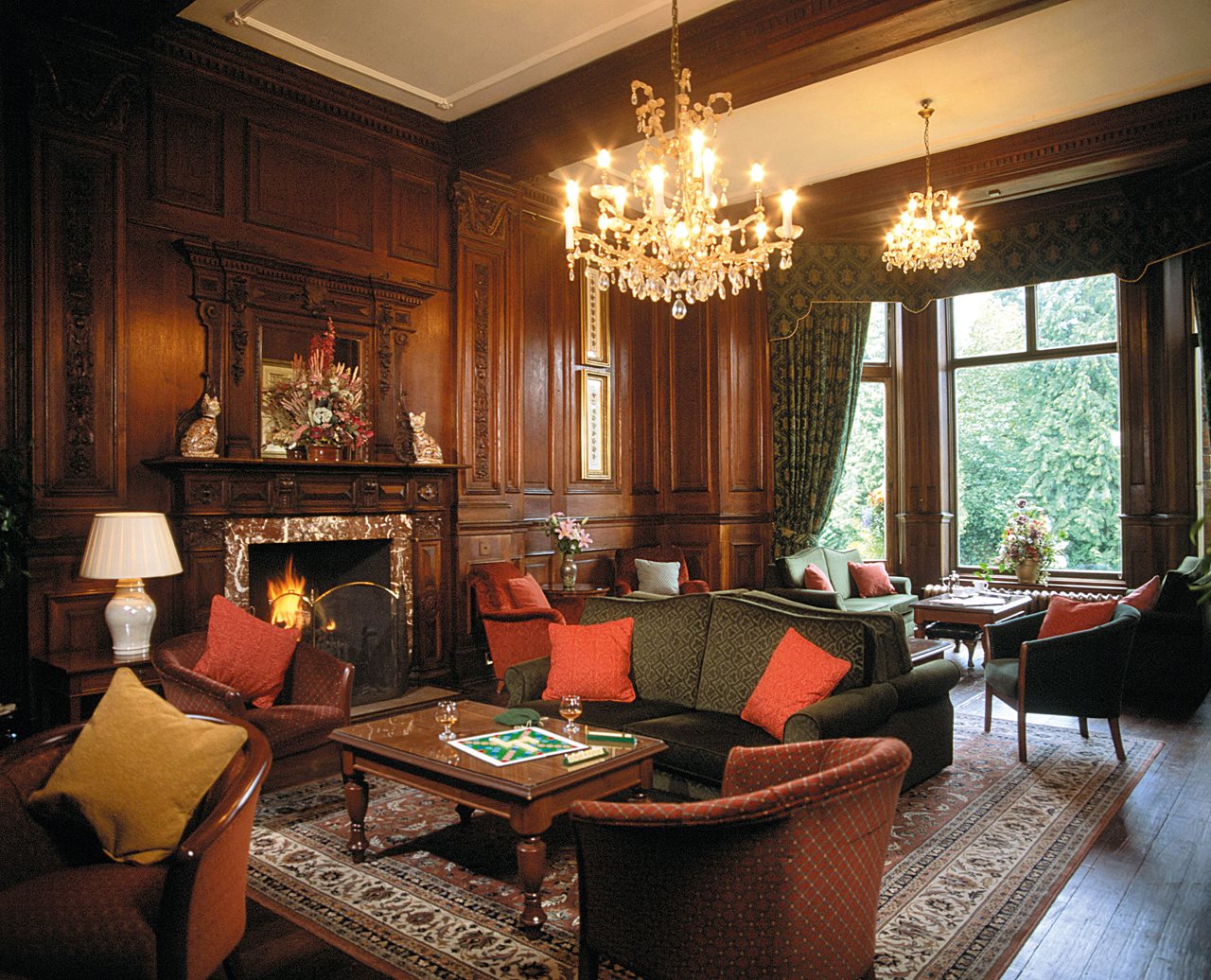 English-Style-Interior-design-living-room.jpg